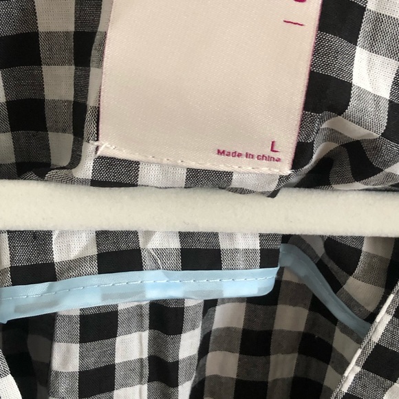 Junior’s SO Keyhole Tie Front Woven Blouse!! - Picture 4 of 6